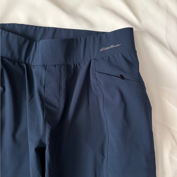 Eddie Bauer Women’s Size 4 Trail Pants Navy Cargo Pockets Hiking Outdoor Stretch - Picture 14 of 15